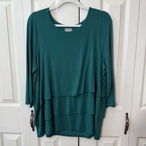 Chicos Size 2 Modal Blend Pine Green Tiered Layered 3/4 Sleeve Top Soft Stretchy